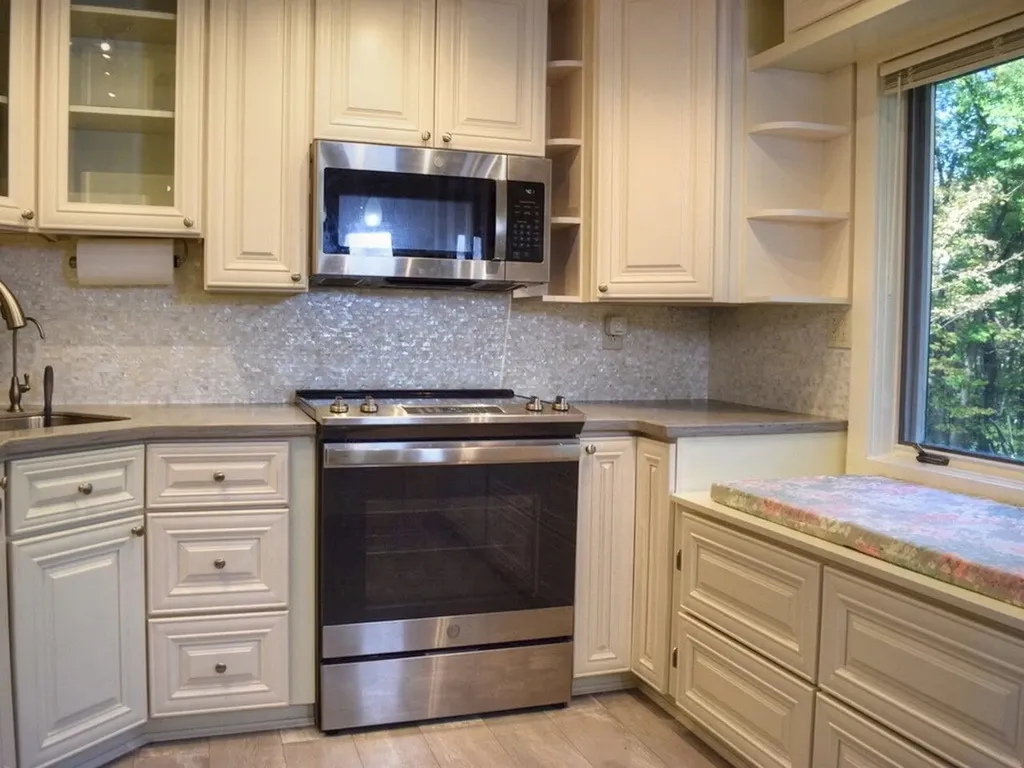 1354 Roscoe Road Charlotte VT 05445