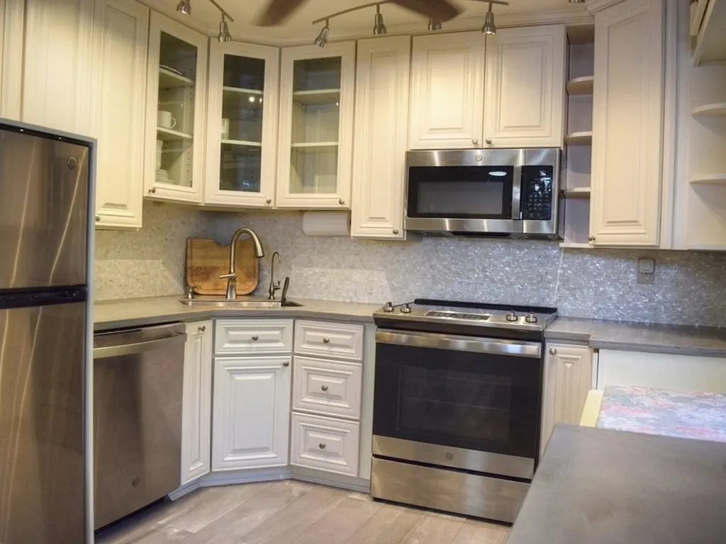 1354 Roscoe Road Charlotte VT 05445