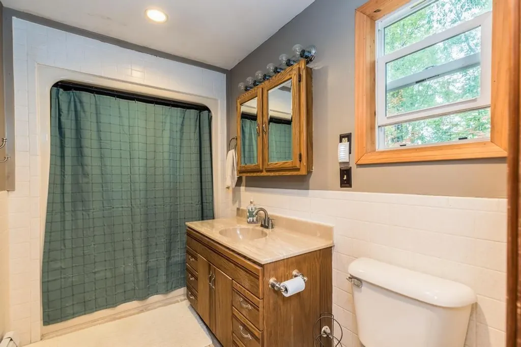 544 H Road Acton ME 04001