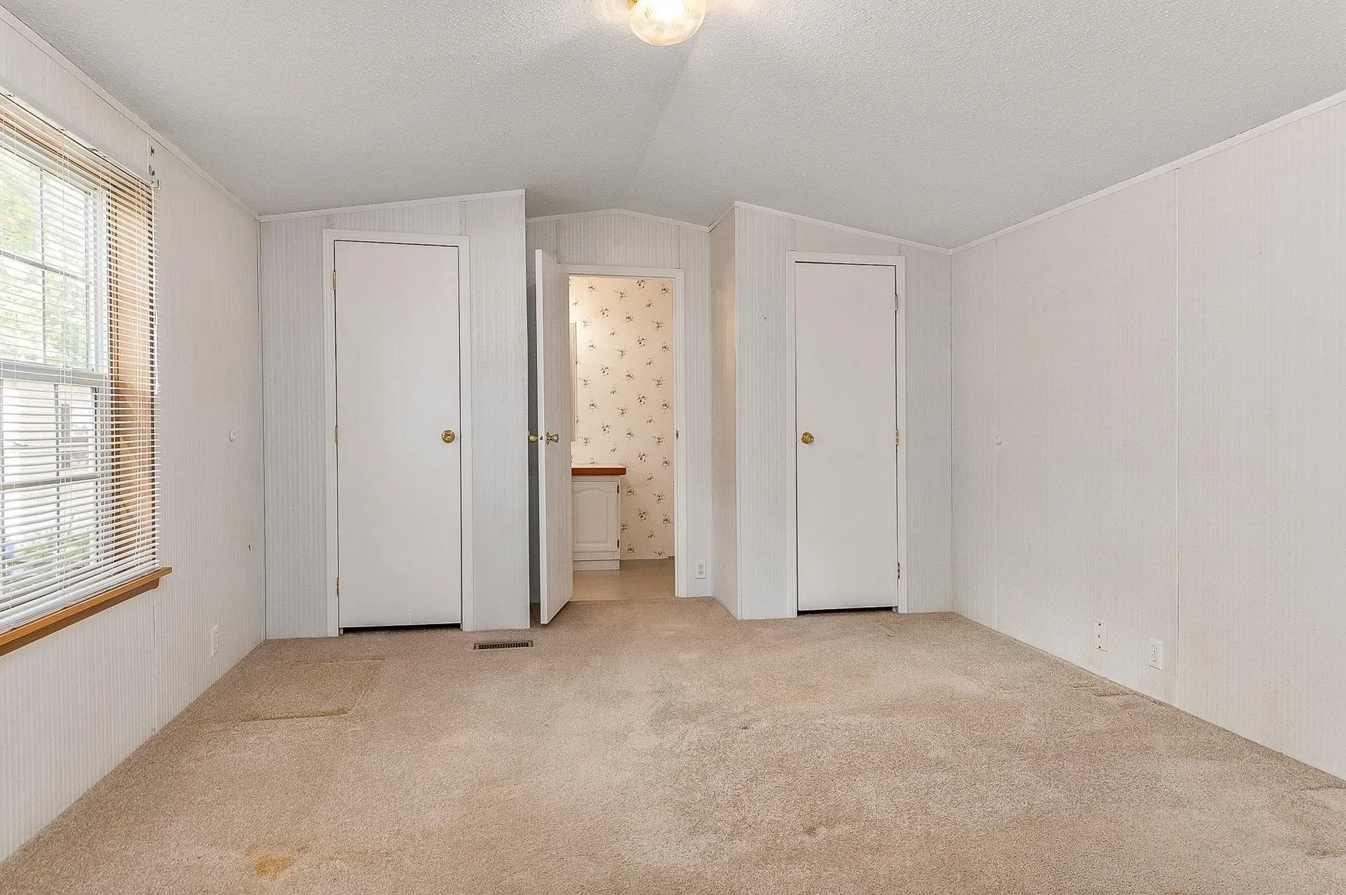 97 Colonial Village Somersworth NH 03878