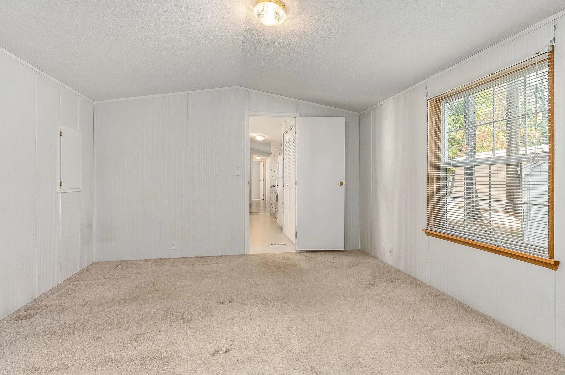 97 Colonial Village Somersworth NH 03878