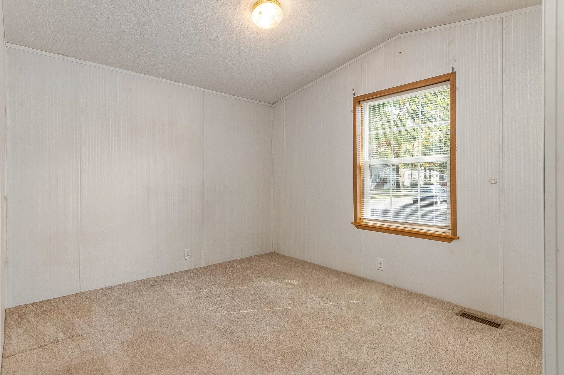 97 Colonial Village Somersworth NH 03878