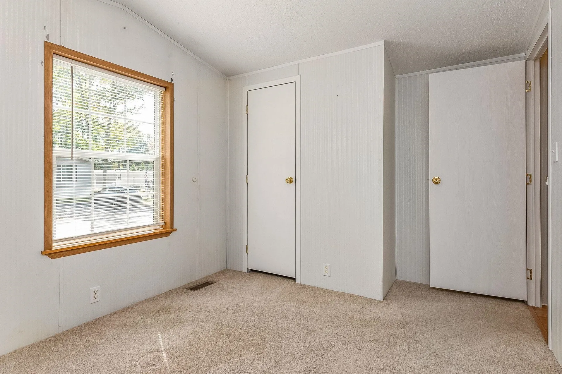 97 Colonial Village Somersworth NH 03878