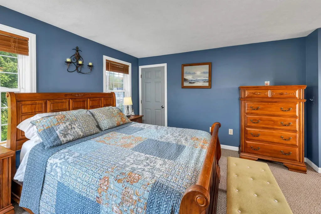 93 Meetinghouse Lane Manchester NH 03109