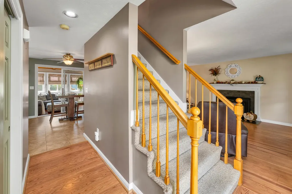 93 Meetinghouse Lane Manchester NH 03109