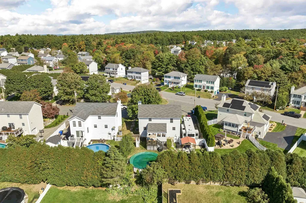93 Meetinghouse Lane Manchester NH 03109