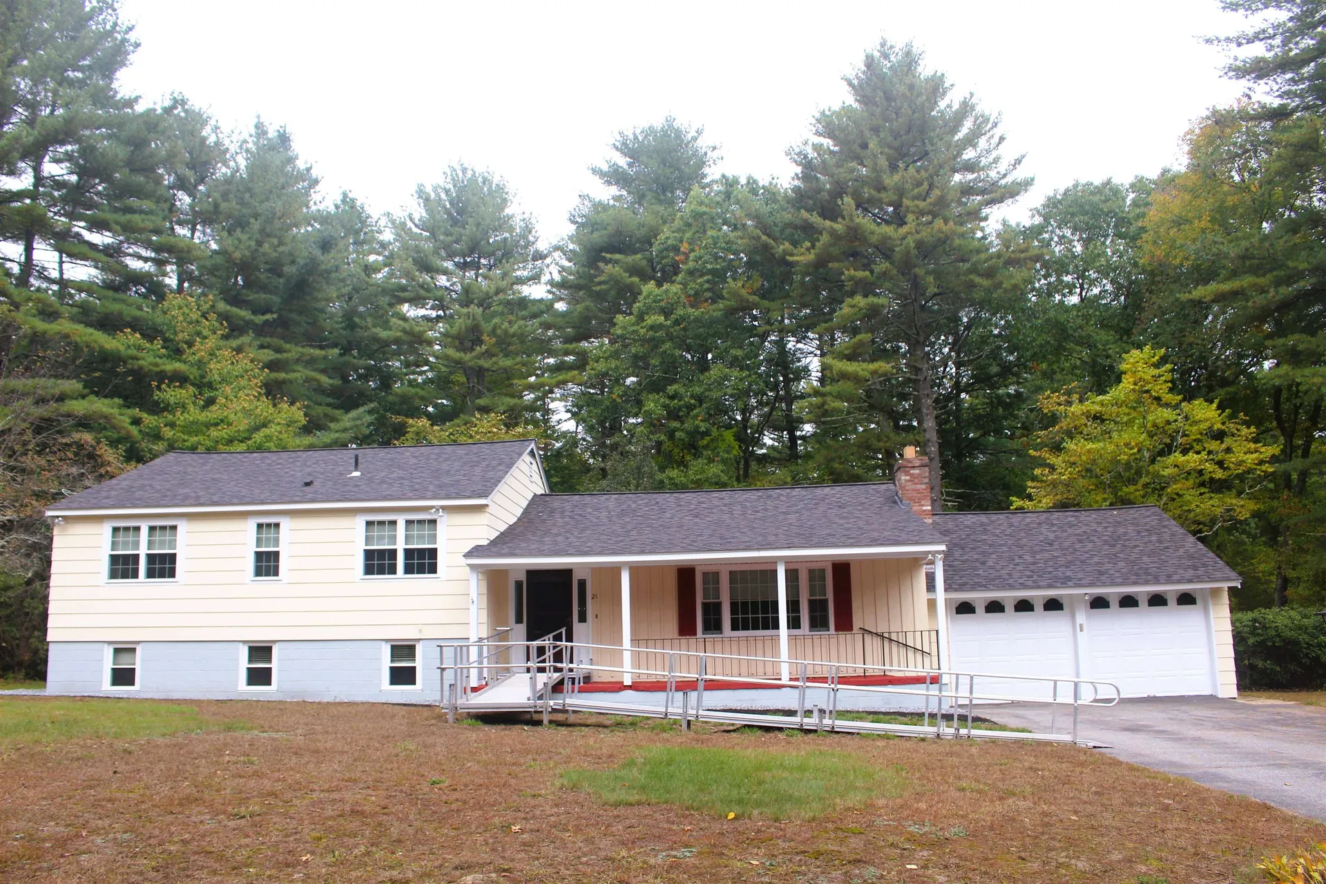 21 Woodlawn Circle Pelham NH 03076