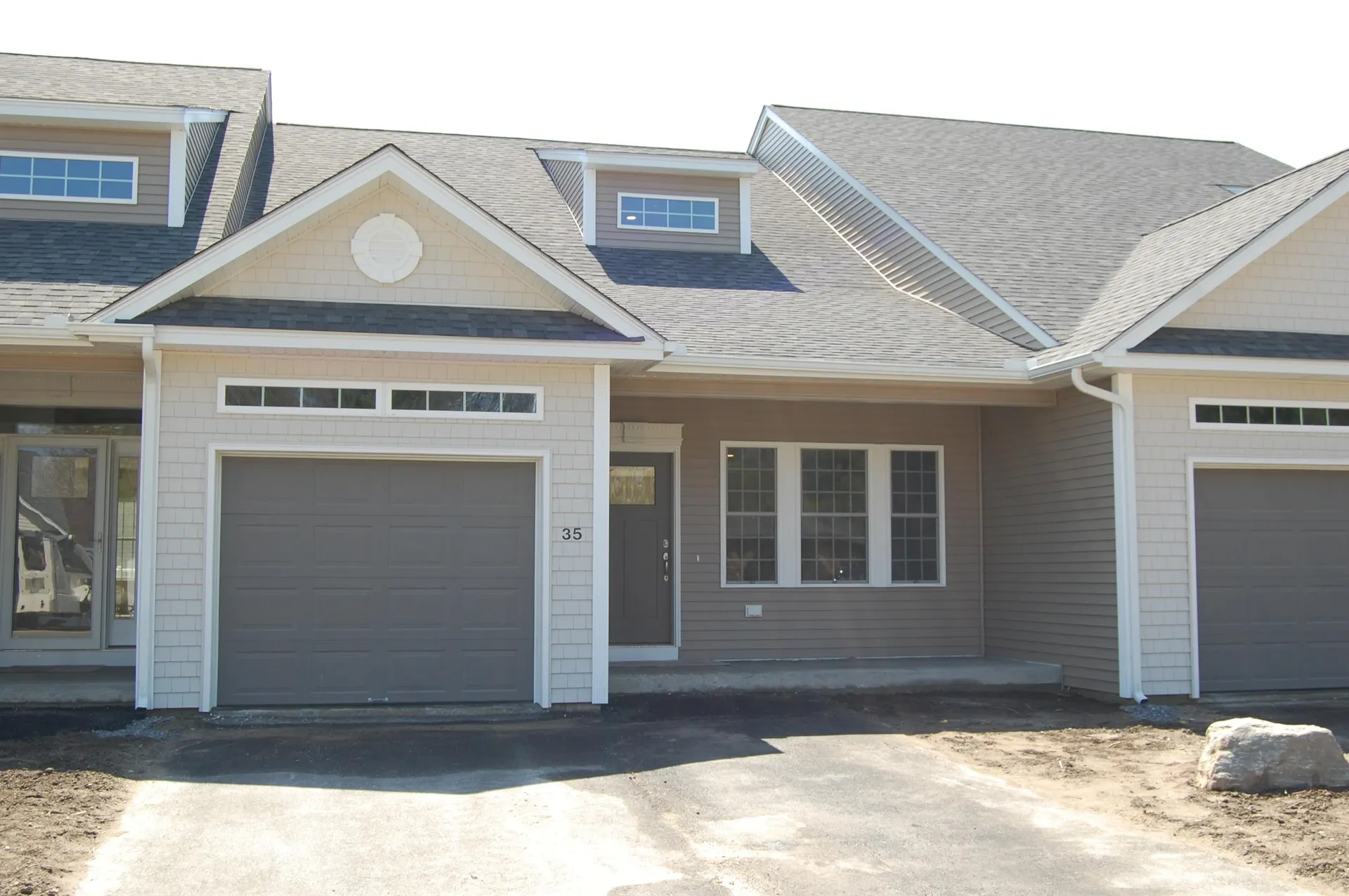 35 Sheffield Way Londonderry NH 03053