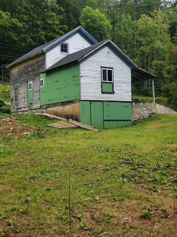 51 Chiselville Road Sunderland VT 05250-9766