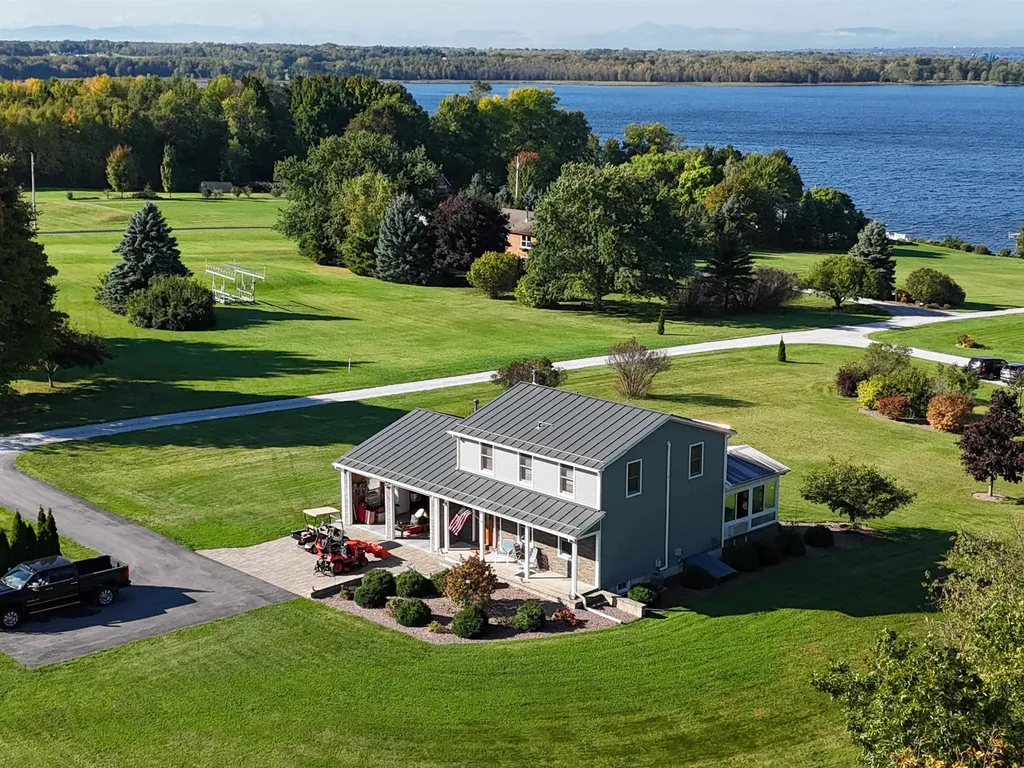 401 Raewyn Lane Grand Isle VT 05458