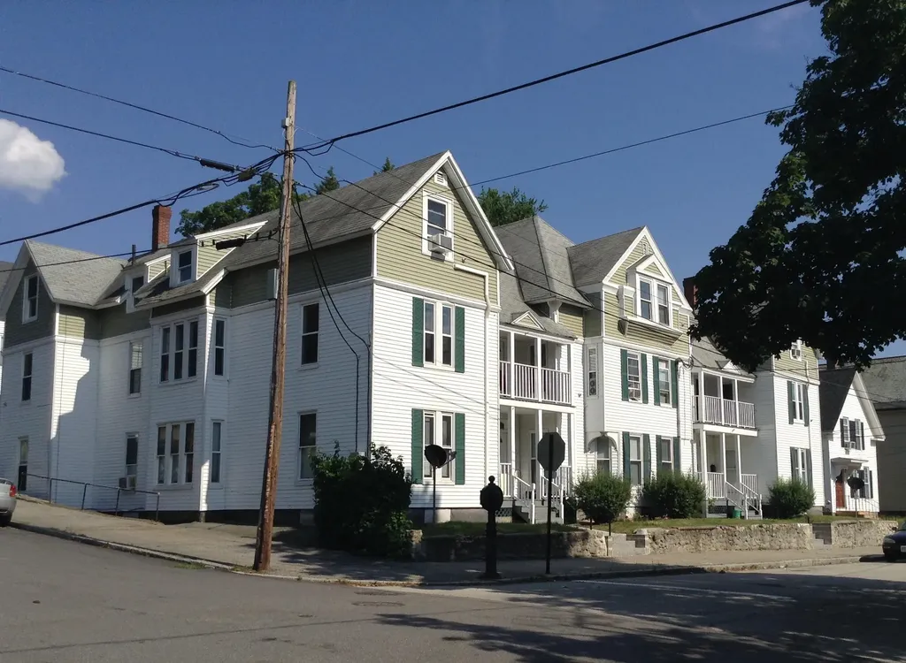 81 Ashland Street Manchester NH 03104