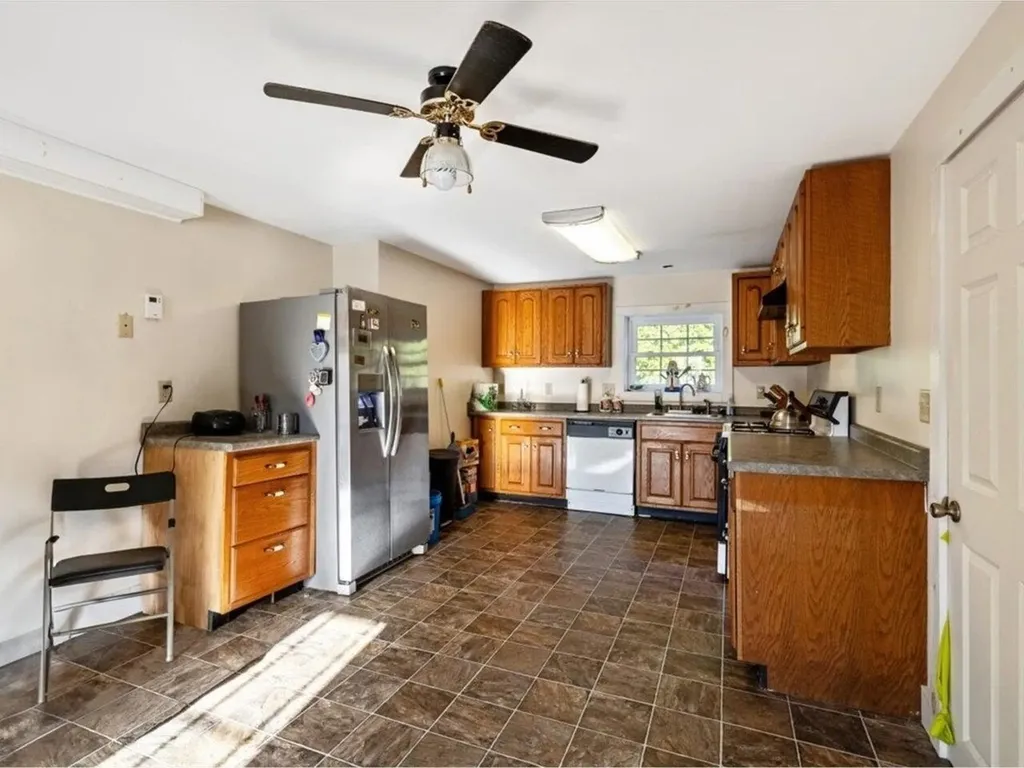 17 Cross Street Highgate VT 05459