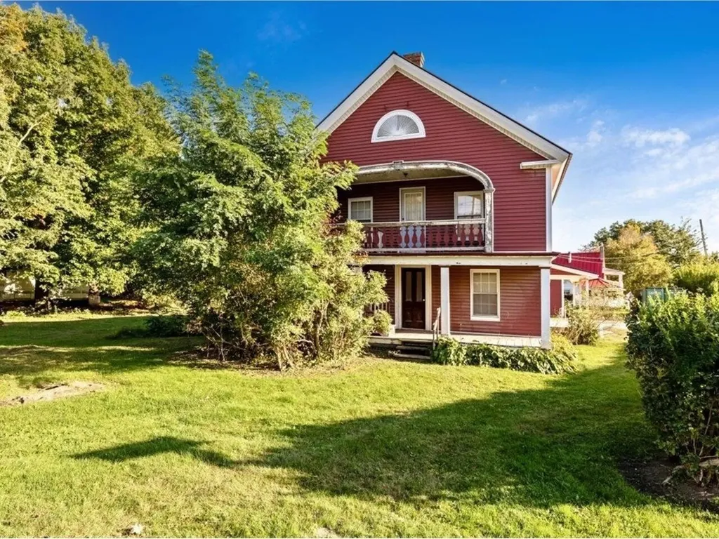 17 Cross Street Highgate VT 05459