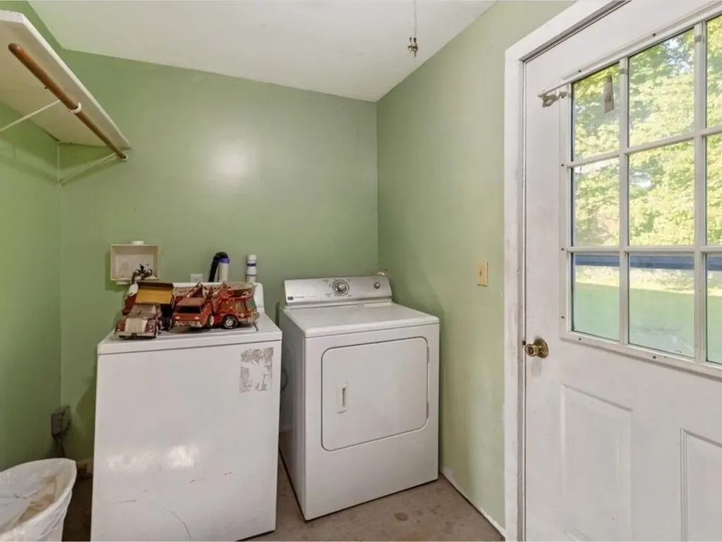 17 Cross Street Highgate VT 05459