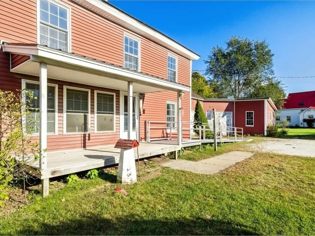 17 Cross Street Highgate VT 05459