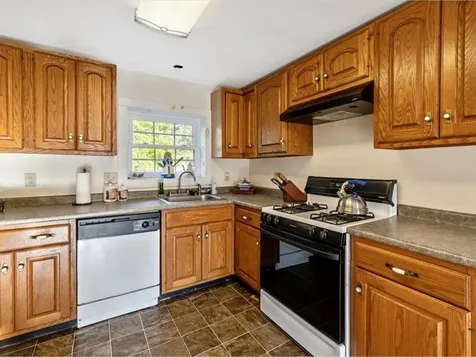 17 Cross Street Highgate VT 05459