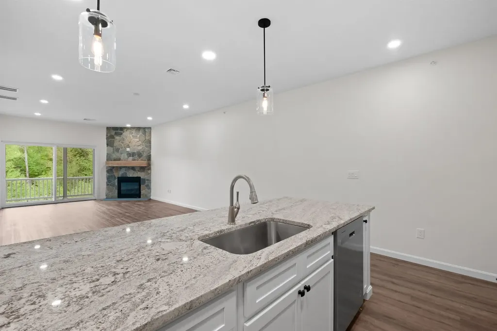 16 Twin Tip Terrace Lincoln NH 03251