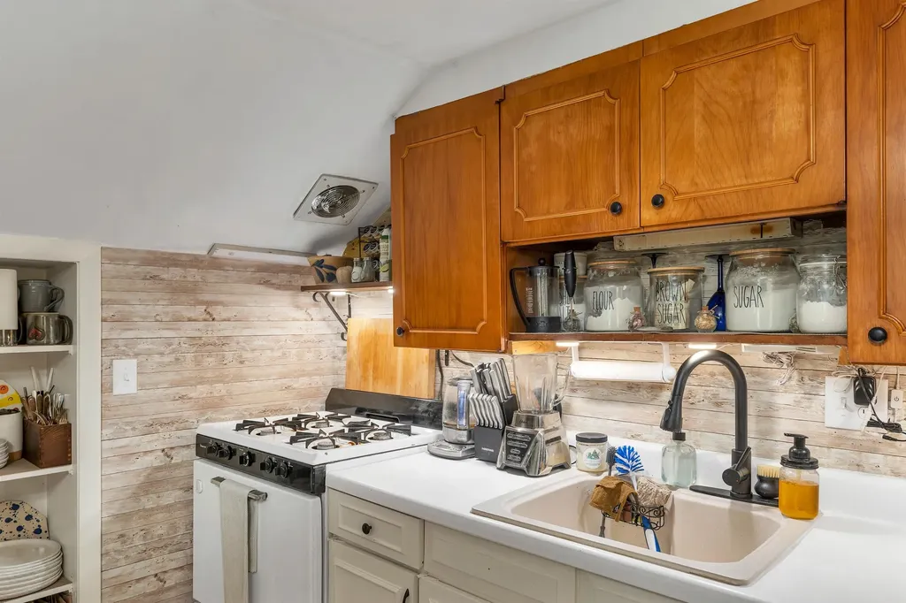 86 White Oak Road Barnstead NH 03225