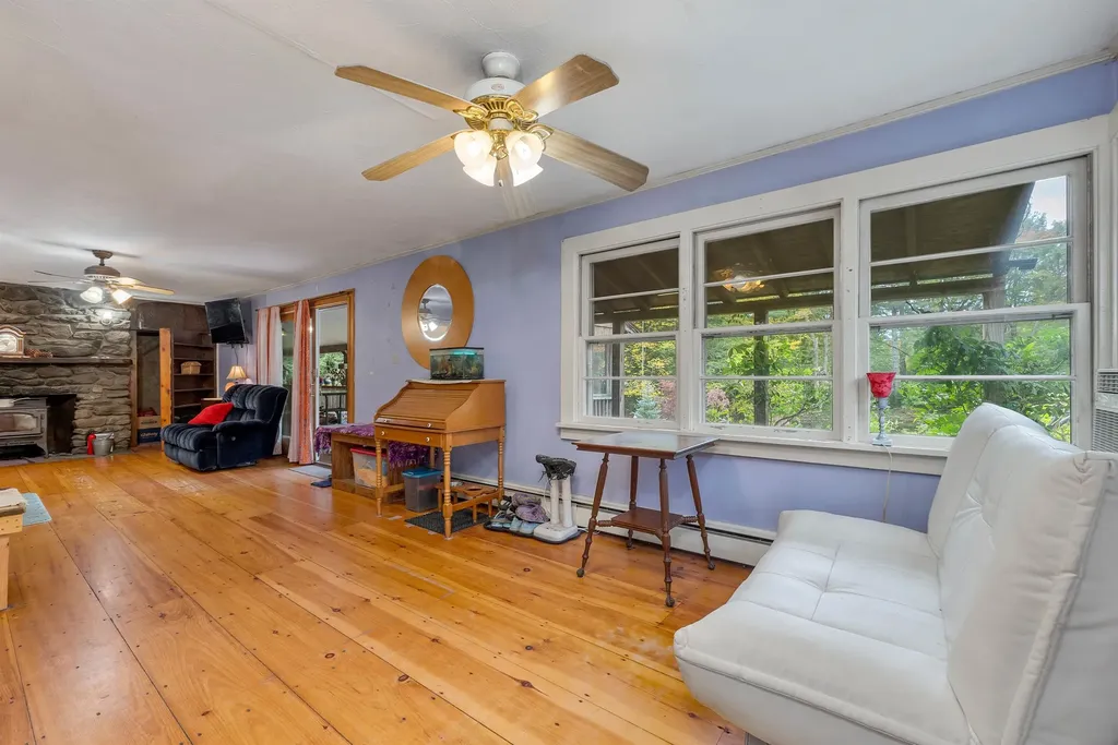 86 White Oak Road Barnstead NH 03225
