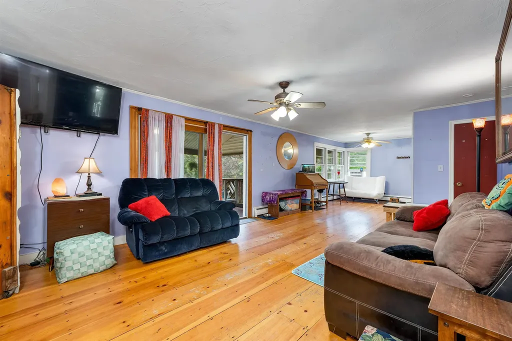 86 White Oak Road Barnstead NH 03225