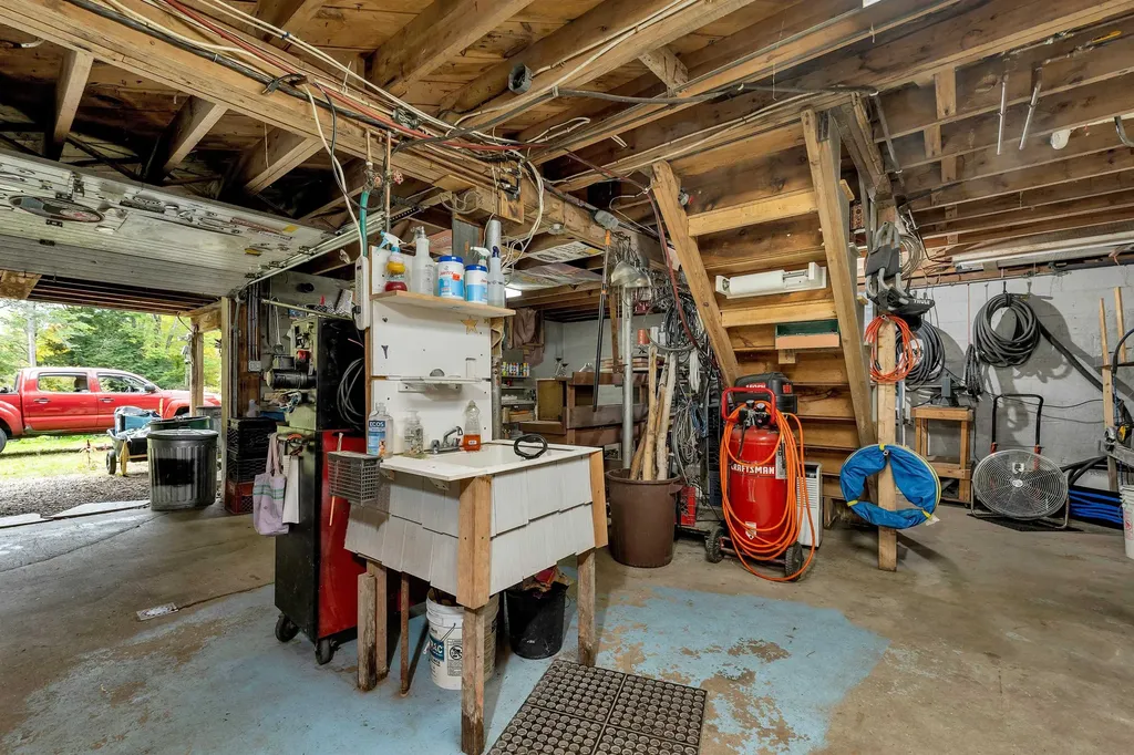 86 White Oak Road Barnstead NH 03225