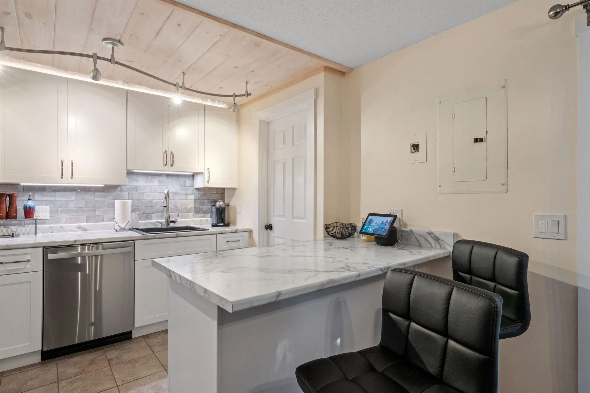 18 Oakwood Drive Claremont NH 03743