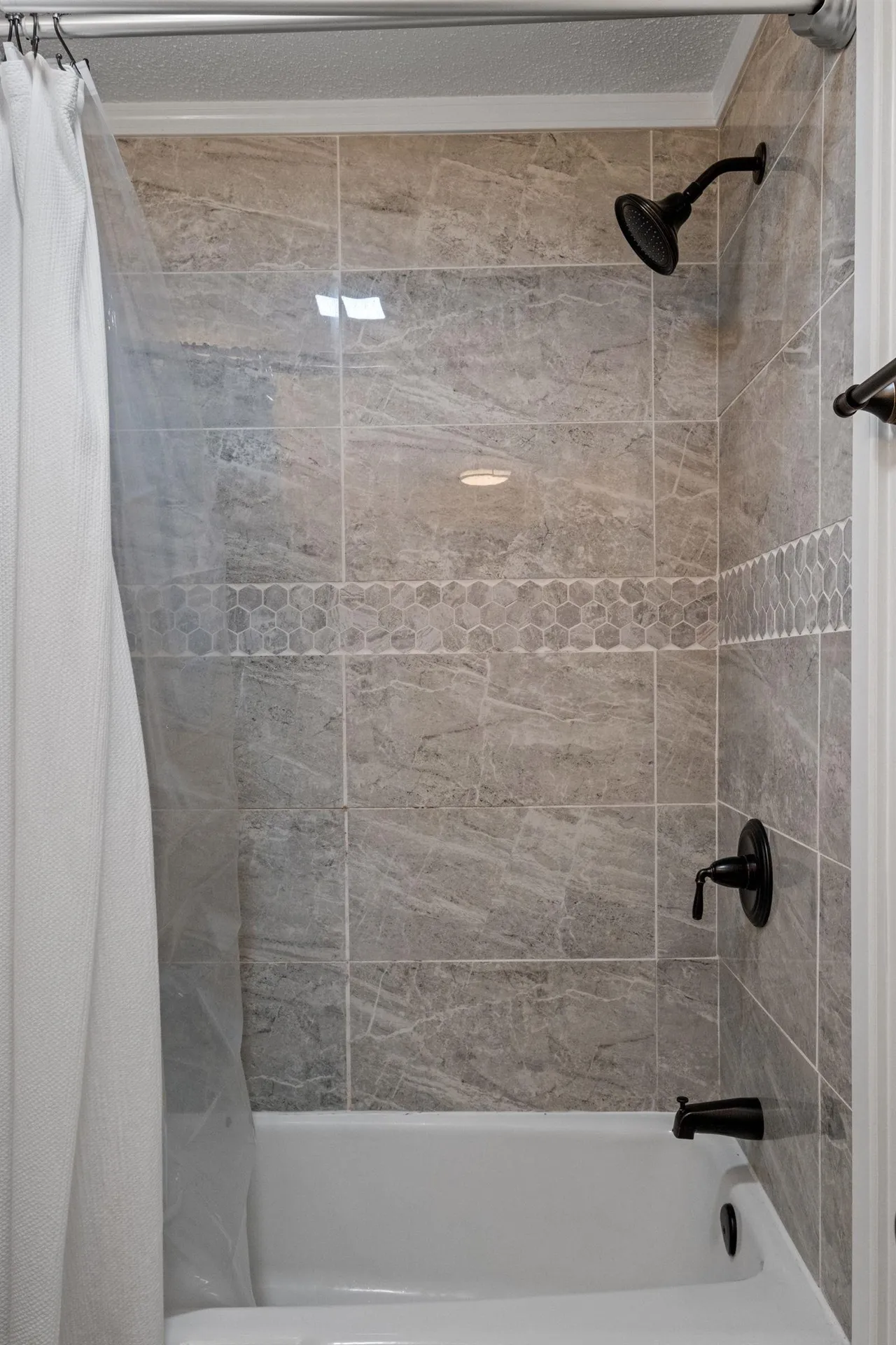 18 Oakwood Drive Claremont NH 03743