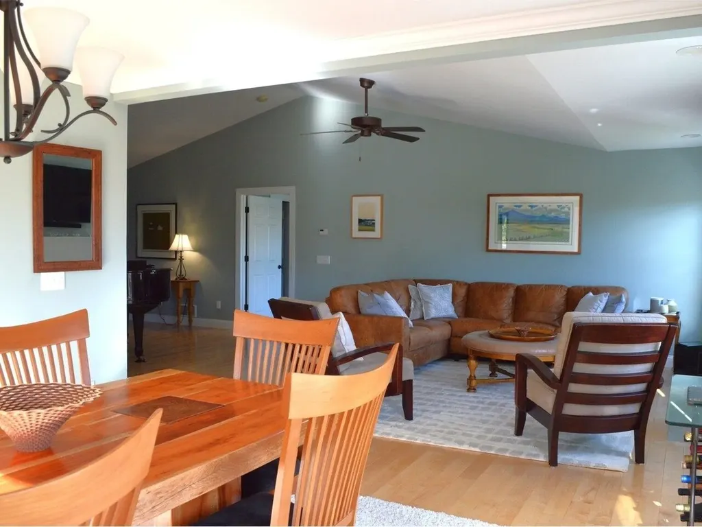 29 Marina Loop Colchester VT 05446