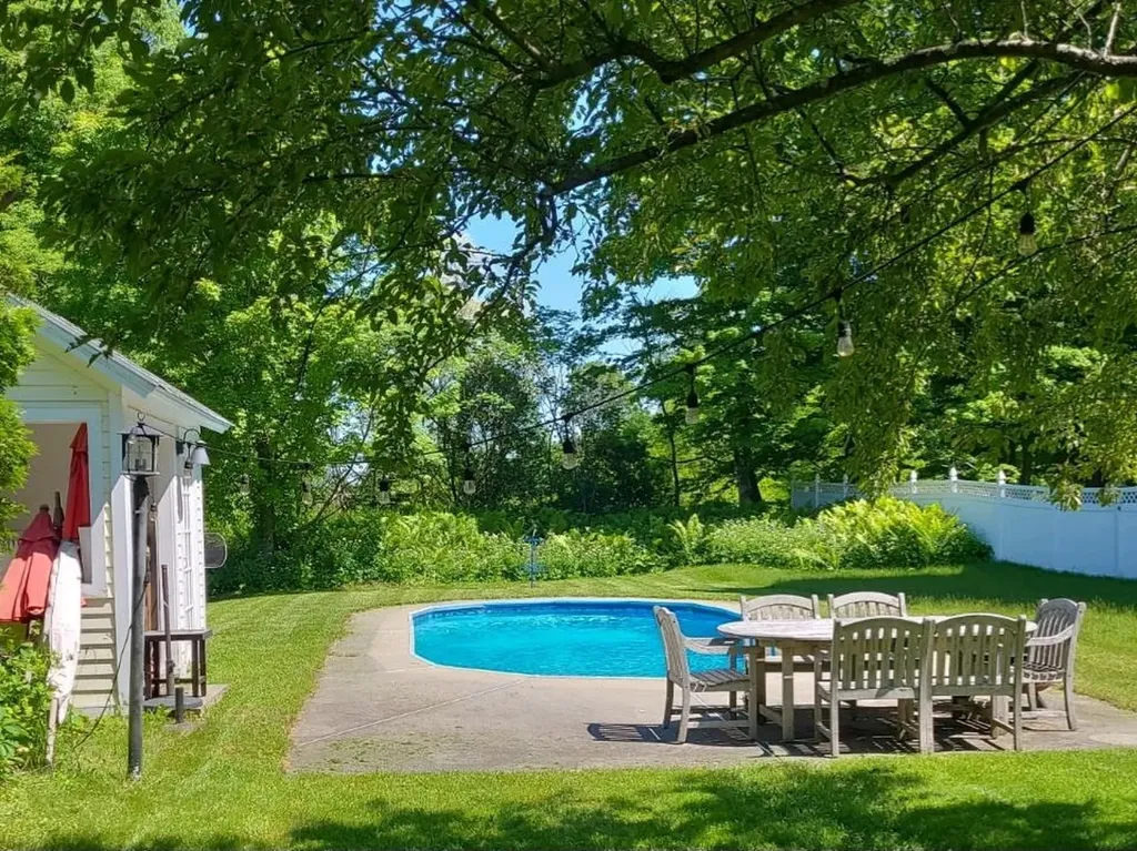 109 Mad Tom Road Dorset VT 05253