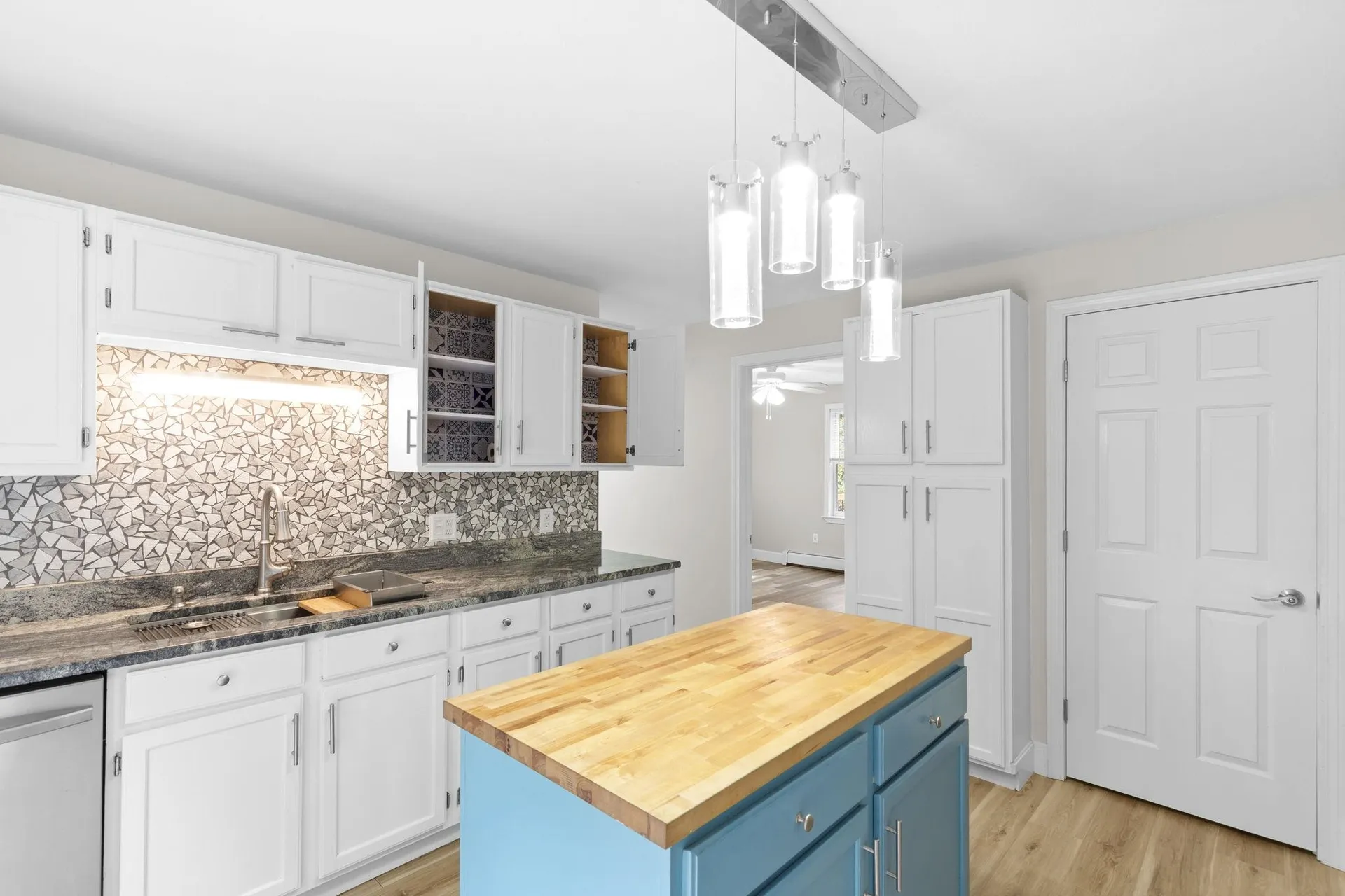 27 Tandy Road Deerfield NH 03037