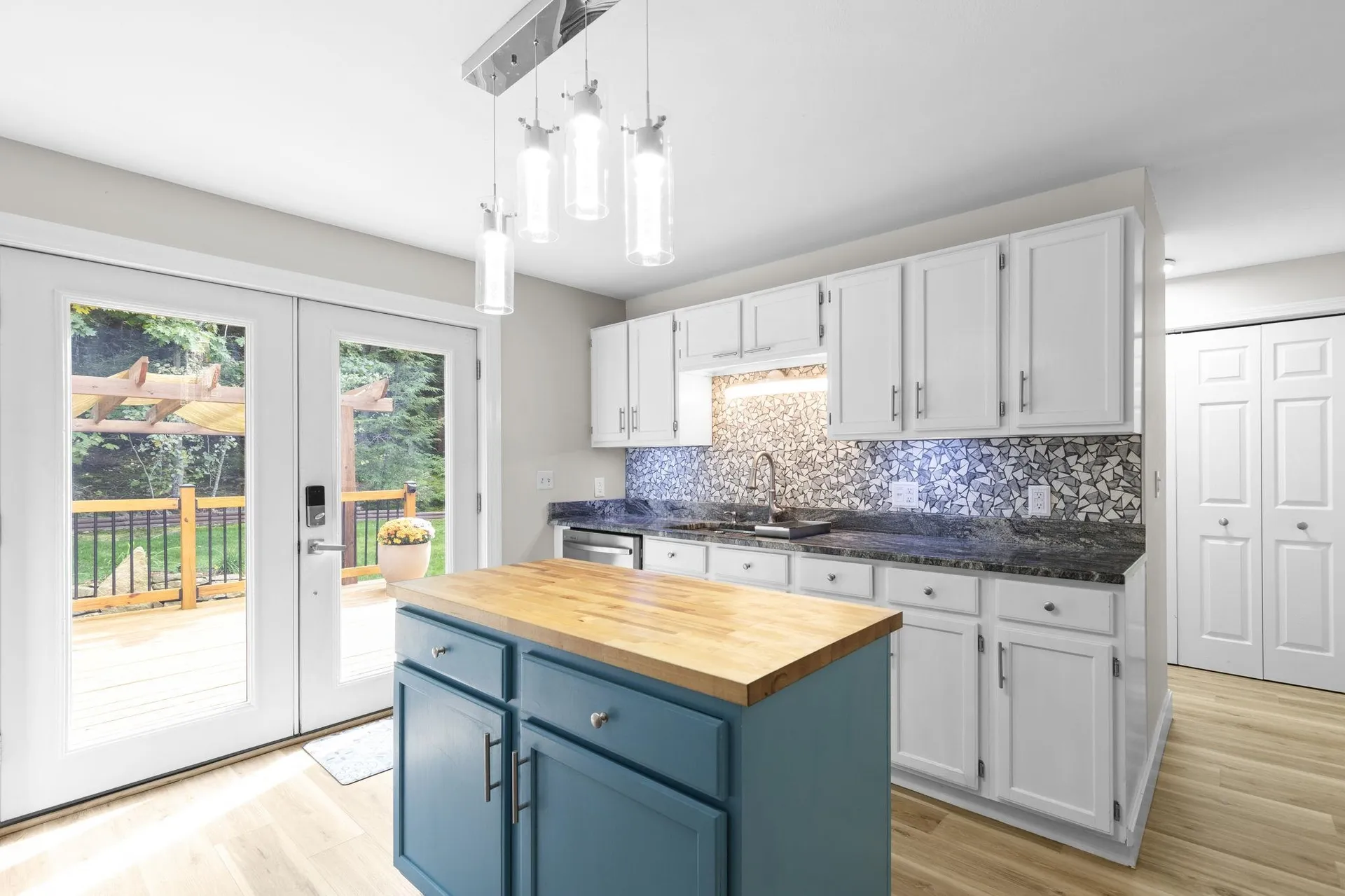 27 Tandy Road Deerfield NH 03037