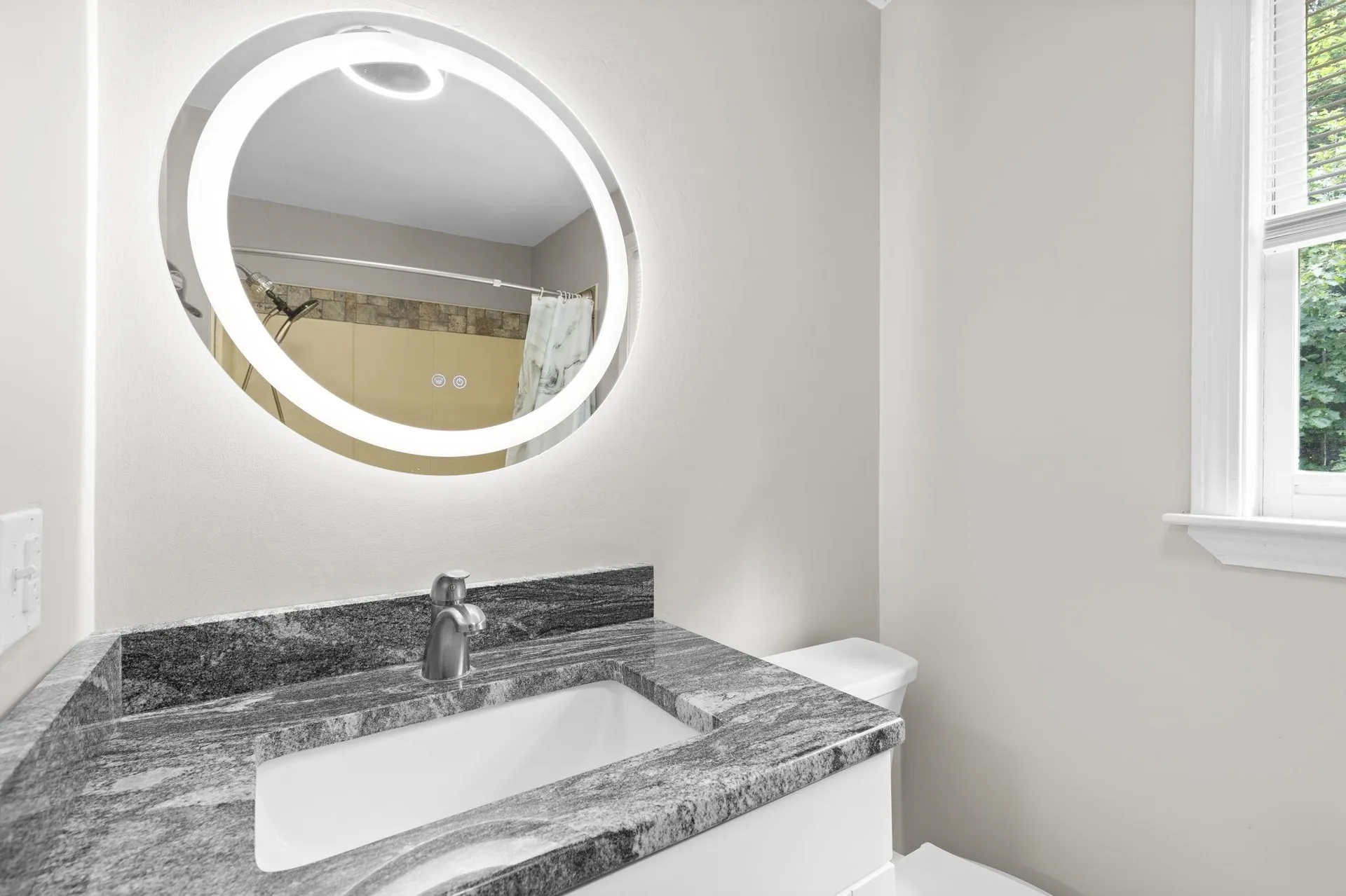 27 Tandy Road Deerfield NH 03037