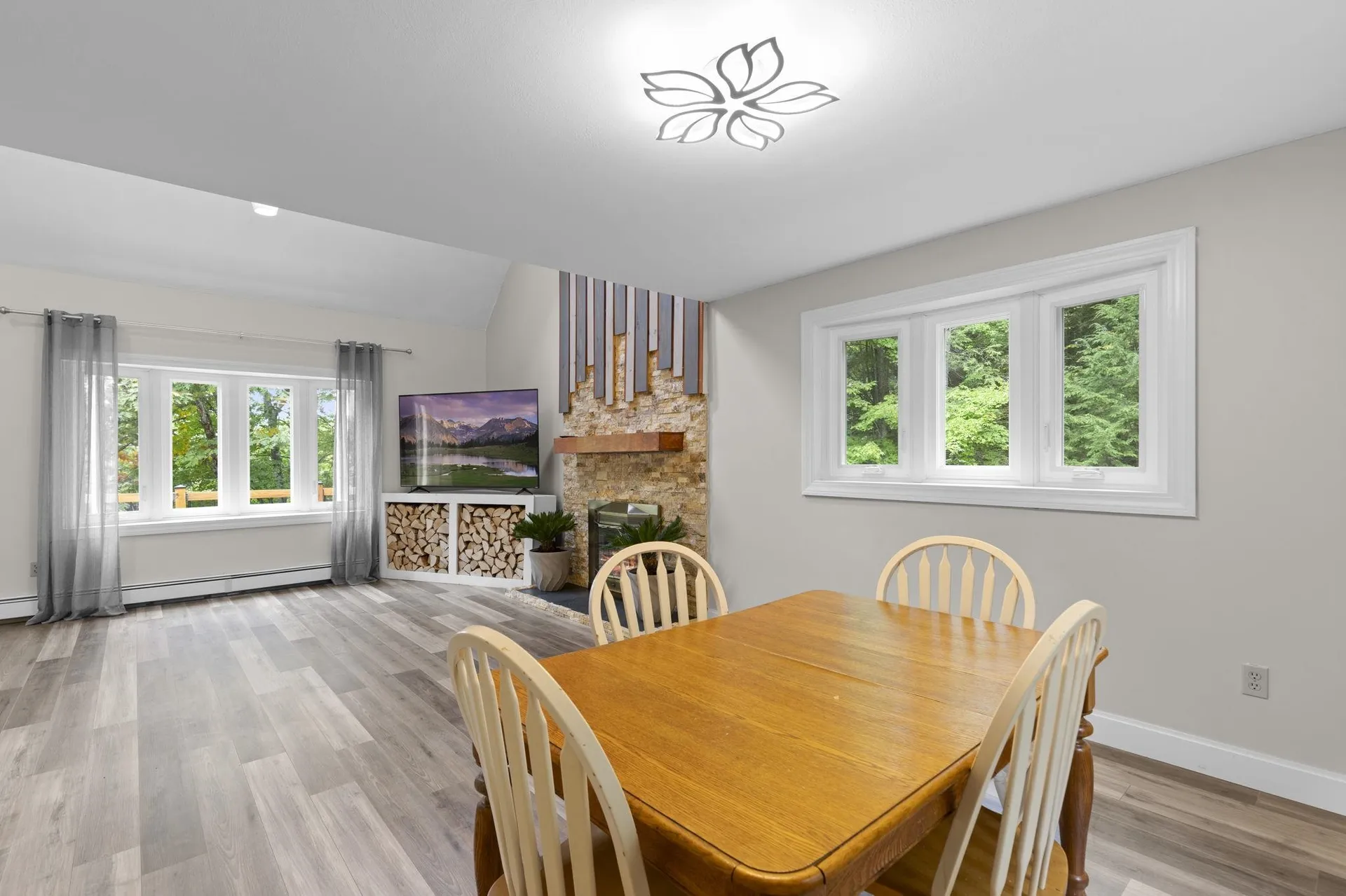 27 Tandy Road Deerfield NH 03037