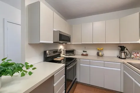 5 Tsienneto Road Derry NH 03038