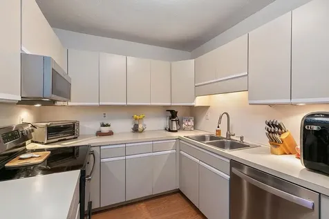 5 Tsienneto Road Derry NH 03038