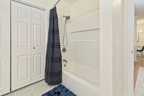 5 Tsienneto Road Derry NH 03038