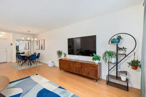 5 Tsienneto Road Derry NH 03038