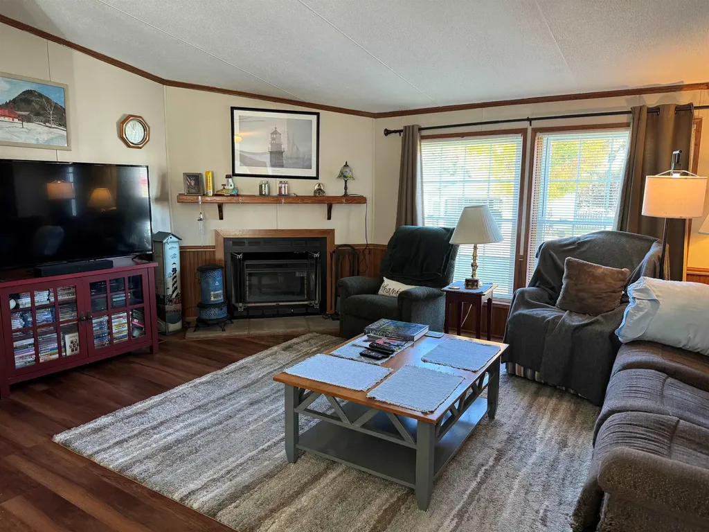 101 Pondview Road Swanzey NH 03446