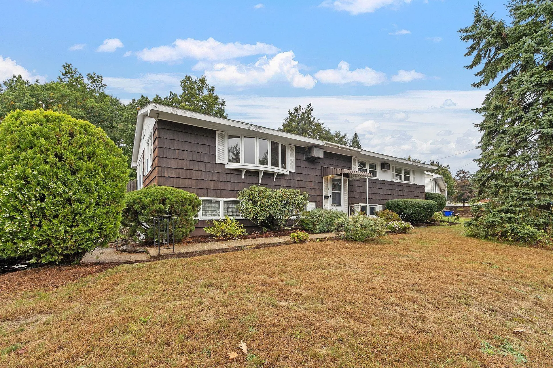 8 Memorial Drive Manchester NH 03103