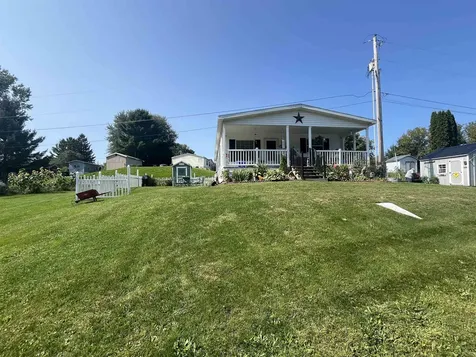 22 Lakeview Road Grand Isle VT 05458