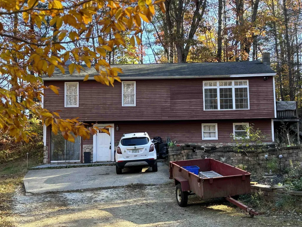 23 Elizabeth Road Sandown NH 03873