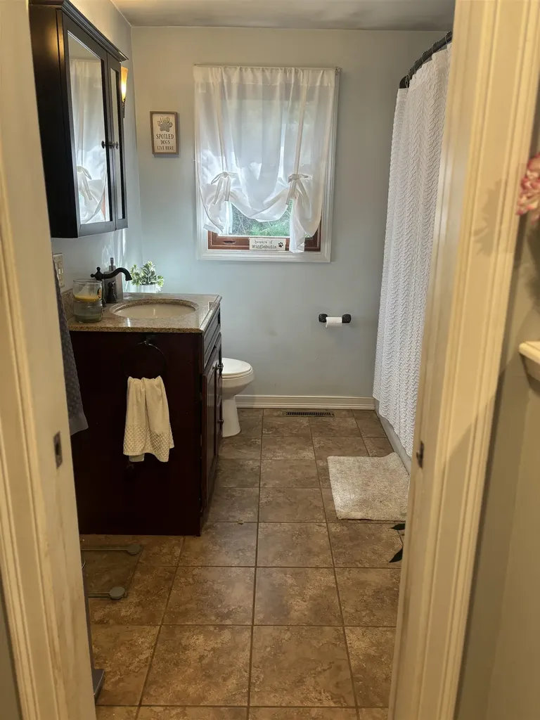 23 Elizabeth Road Sandown NH 03873
