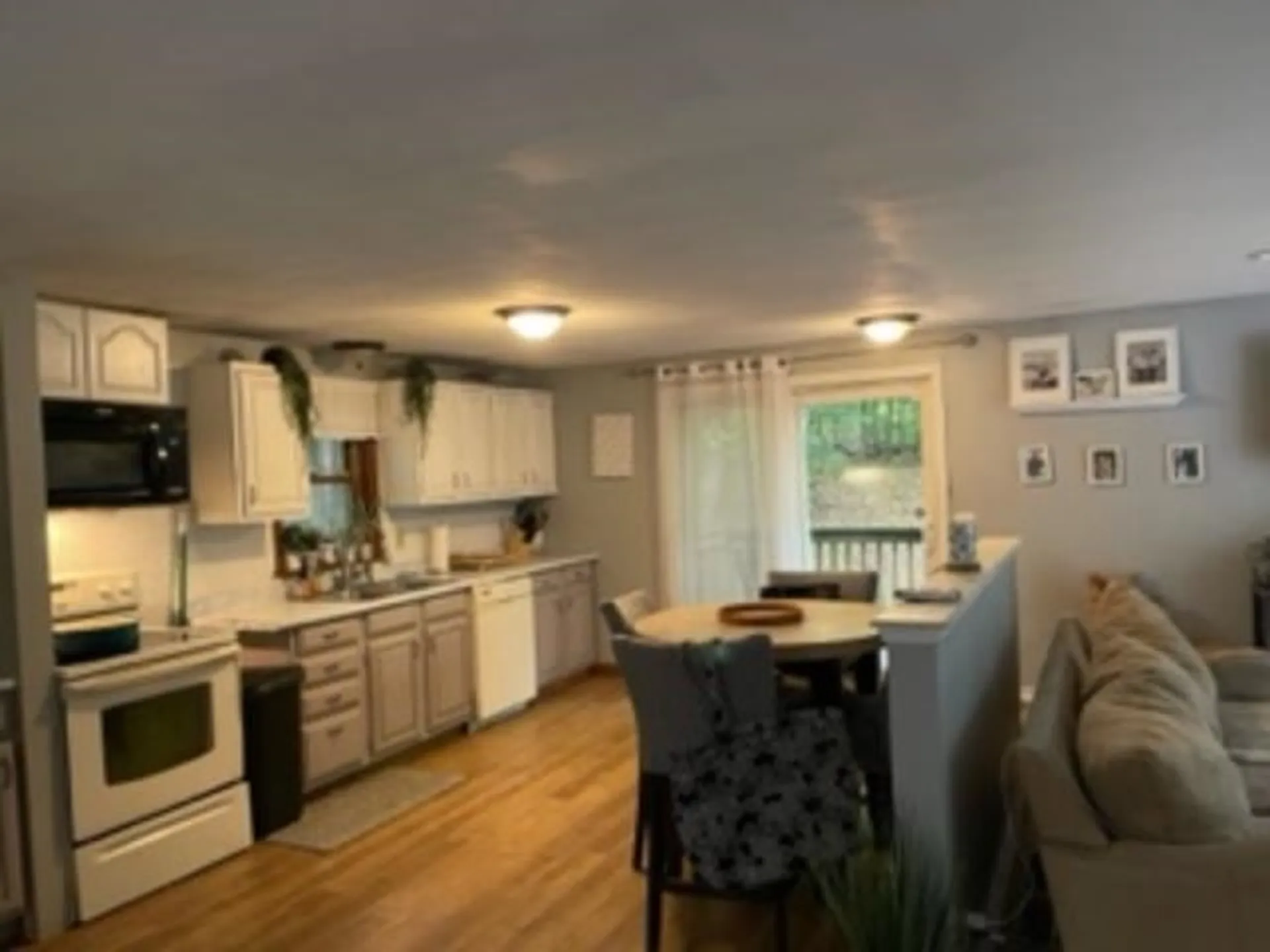 23 Elizabeth Road Sandown NH 03873