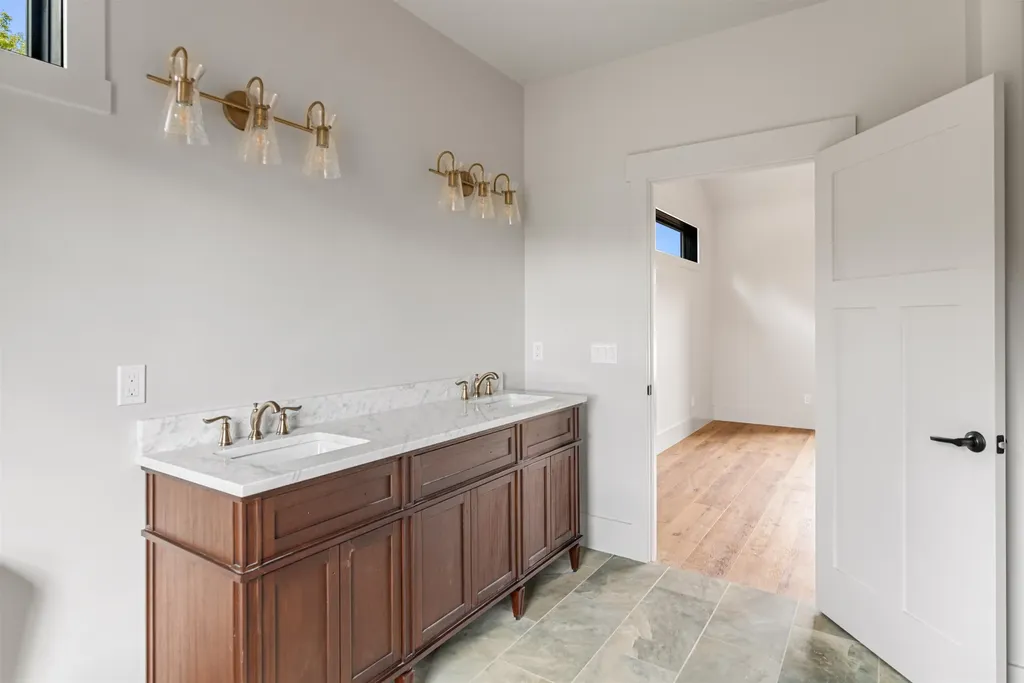 80 Hay Meadow Lane Jericho VT 05465