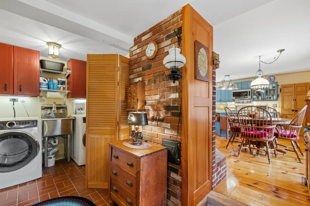 160 Waterloo Street Warner NH 03278