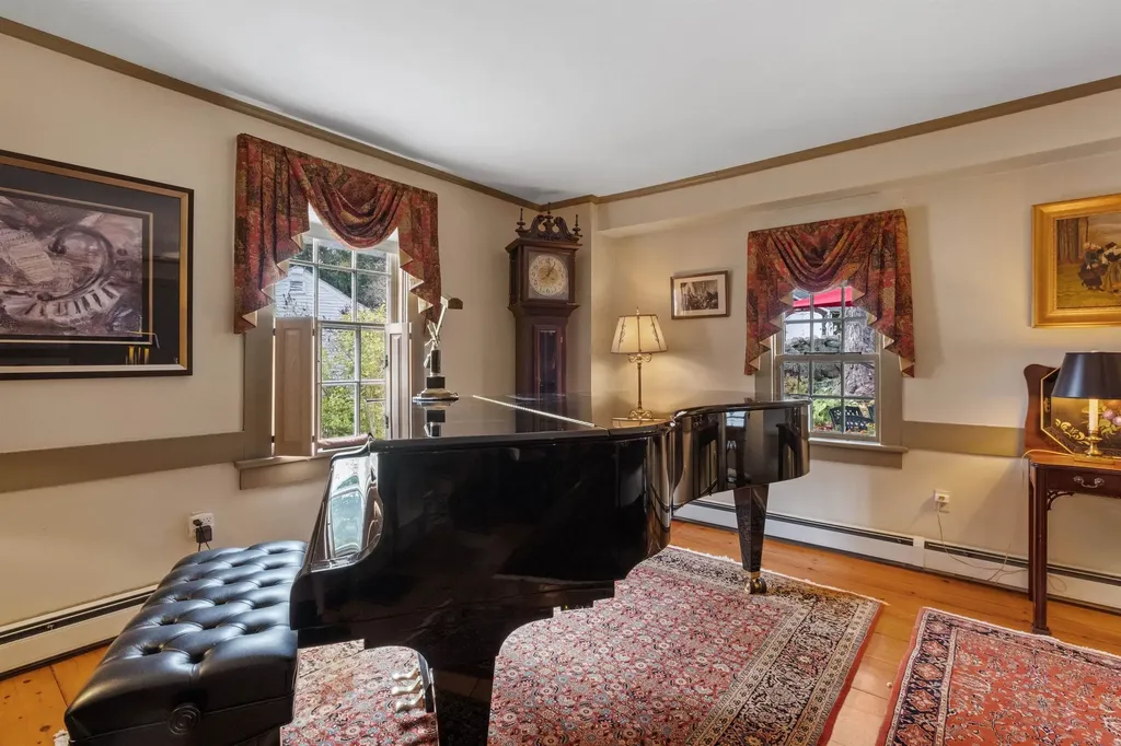 160 Waterloo Street Warner NH 03278