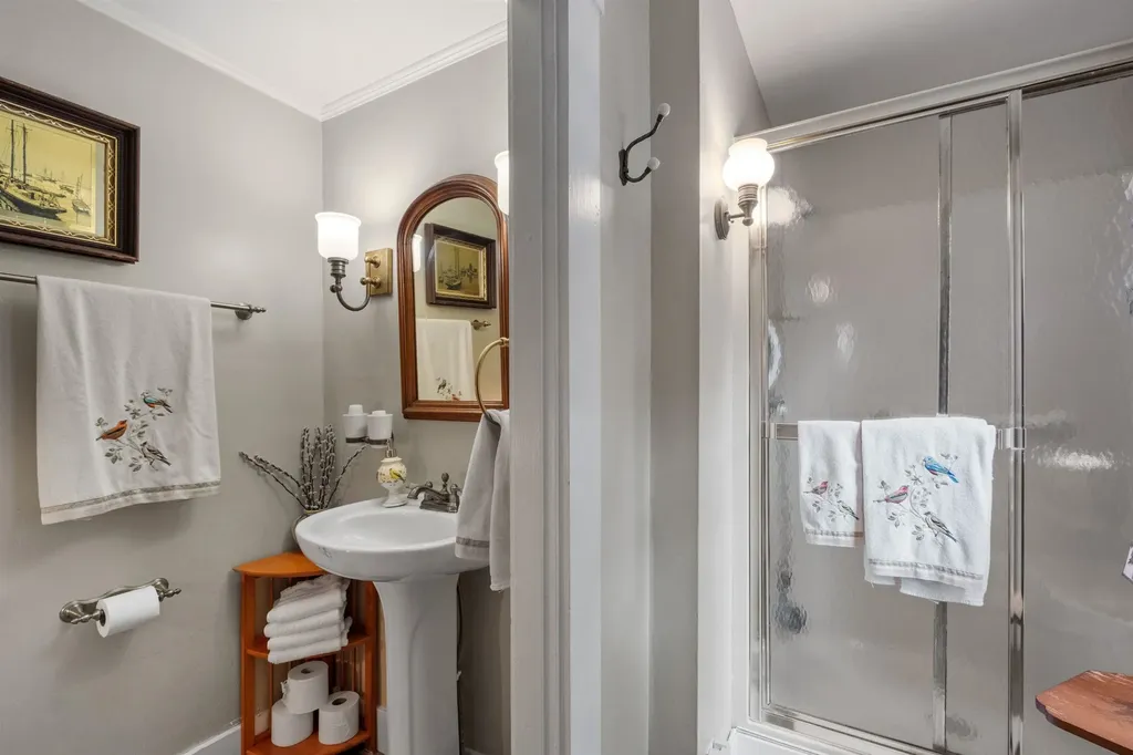 160 Waterloo Street Warner NH 03278