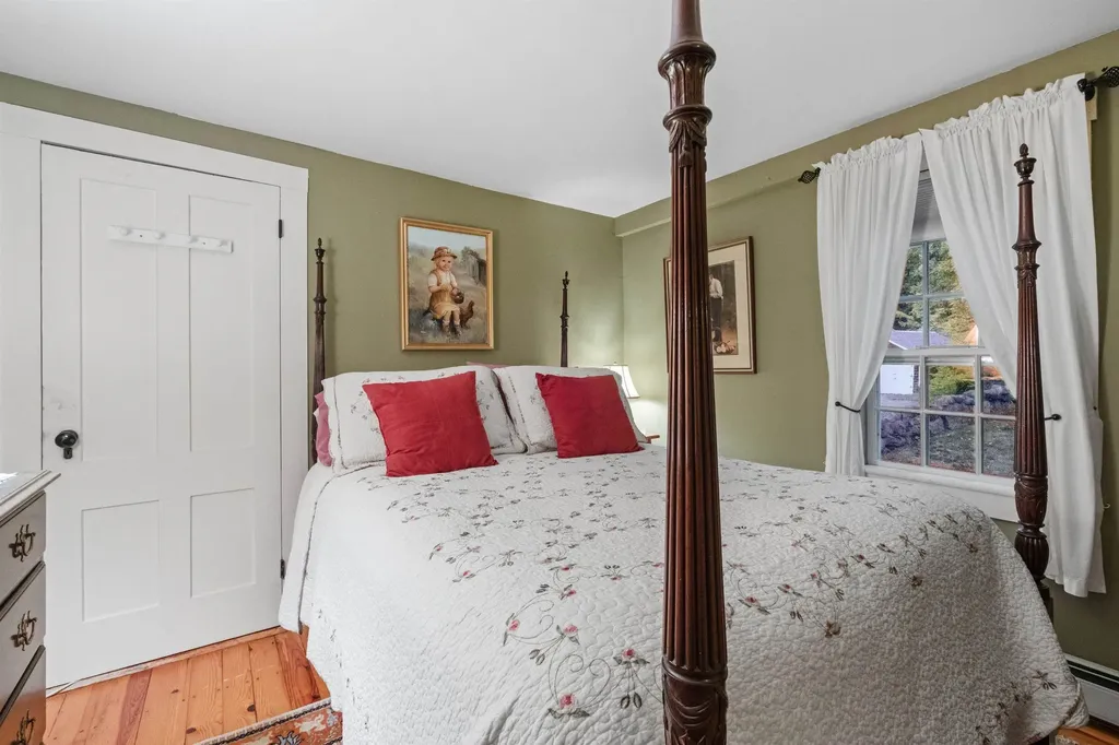 160 Waterloo Street Warner NH 03278