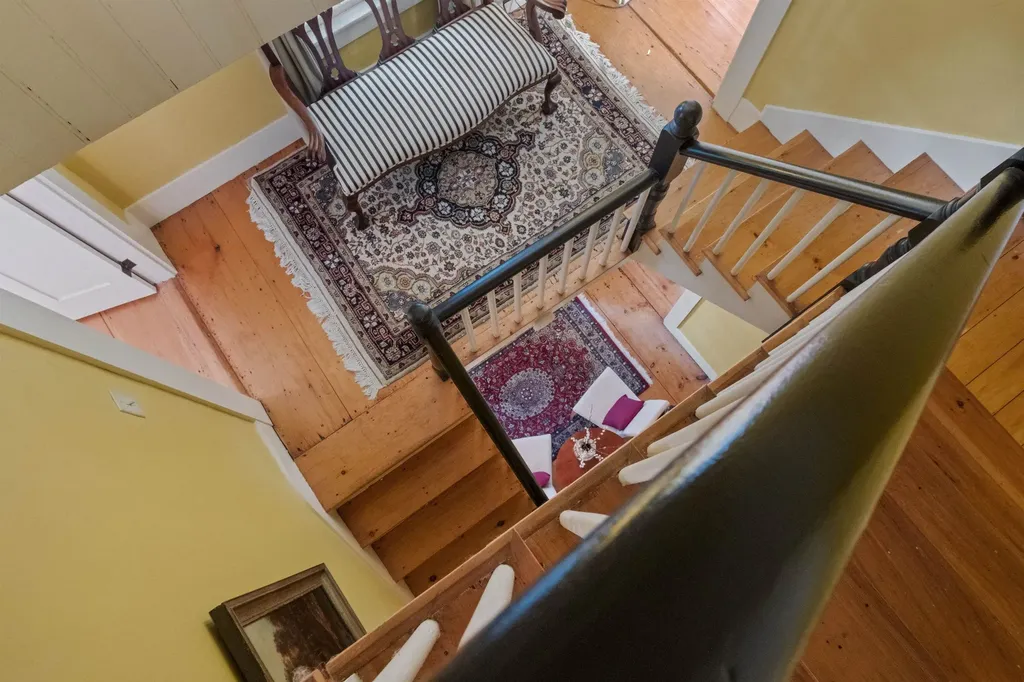 160 Waterloo Street Warner NH 03278