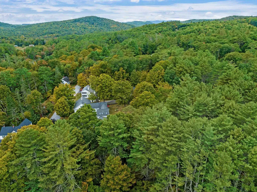 160 Waterloo Street Warner NH 03278